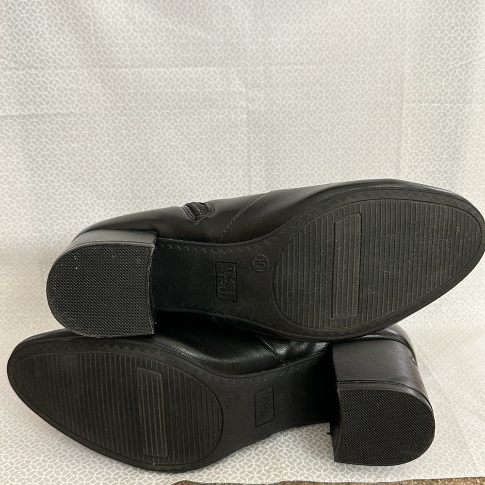 Sleek Black Ankle Boots with Chunky Heel - Picture 5 of 7